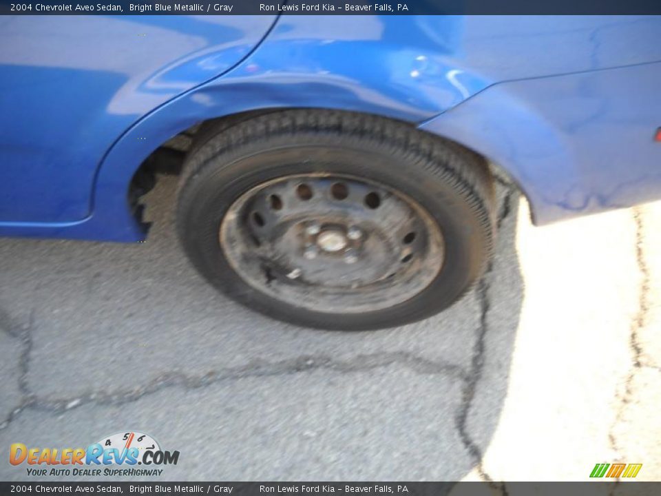 2004 Chevrolet Aveo Sedan Bright Blue Metallic / Gray Photo #13