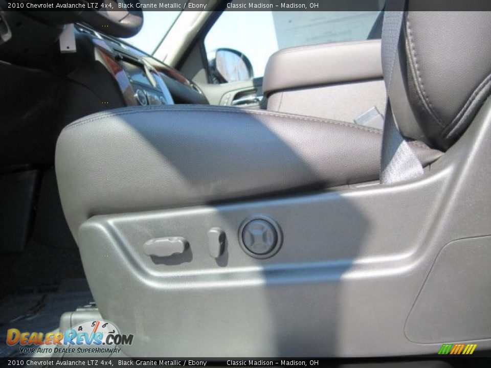 2010 Chevrolet Avalanche LTZ 4x4 Black Granite Metallic / Ebony Photo #6