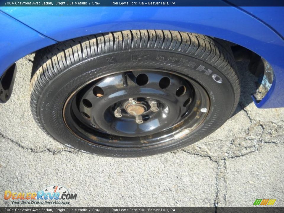 2004 Chevrolet Aveo Sedan Bright Blue Metallic / Gray Photo #20