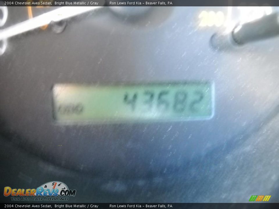 2004 Chevrolet Aveo Sedan Bright Blue Metallic / Gray Photo #25
