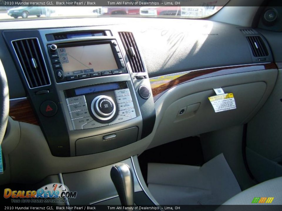 2010 Hyundai Veracruz GLS Black Noir Pearl / Black Photo #20