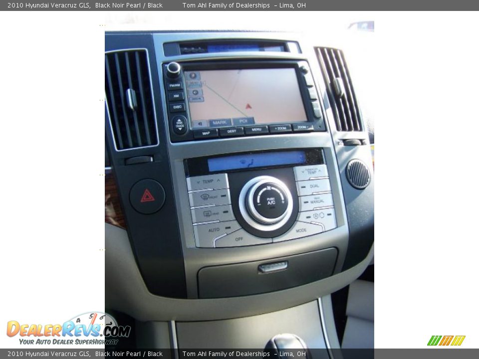 2010 Hyundai Veracruz GLS Black Noir Pearl / Black Photo #21