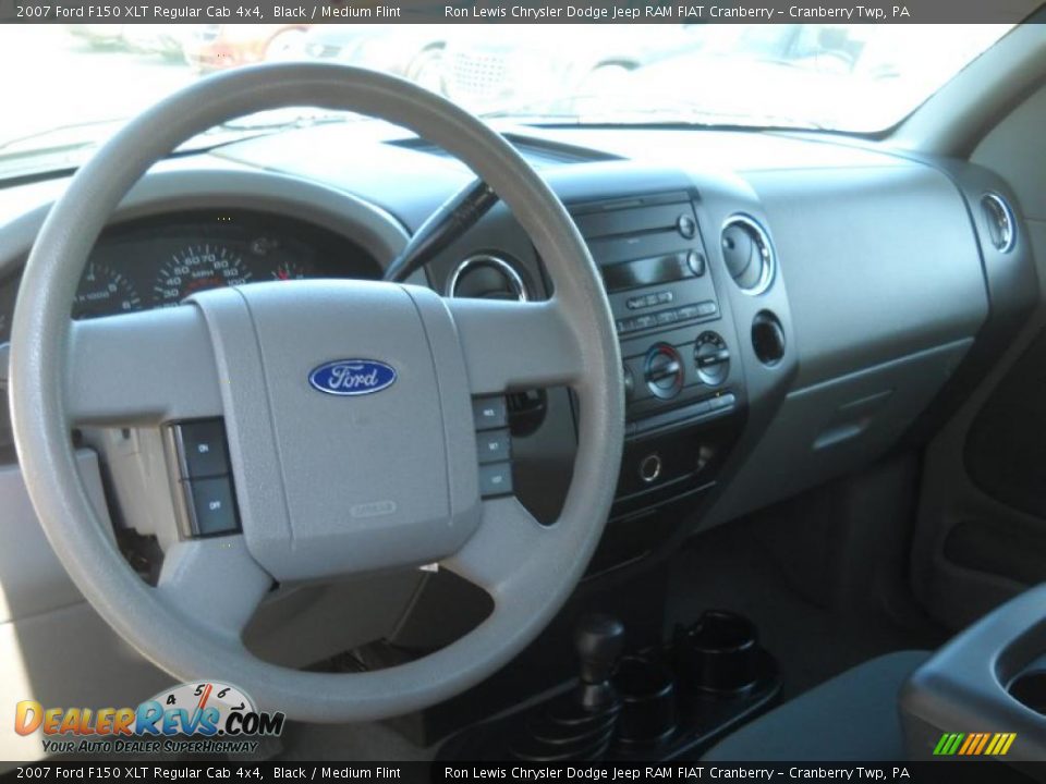 2007 Ford F150 XLT Regular Cab 4x4 Black / Medium Flint Photo #12