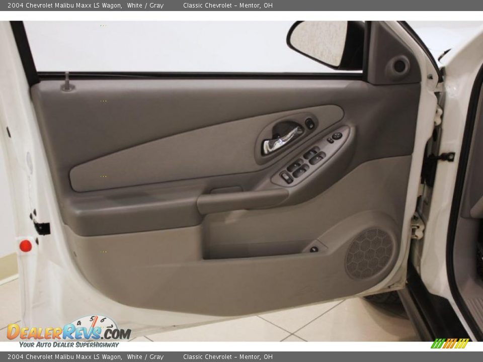 2004 Chevrolet Malibu Maxx LS Wagon White / Gray Photo #8