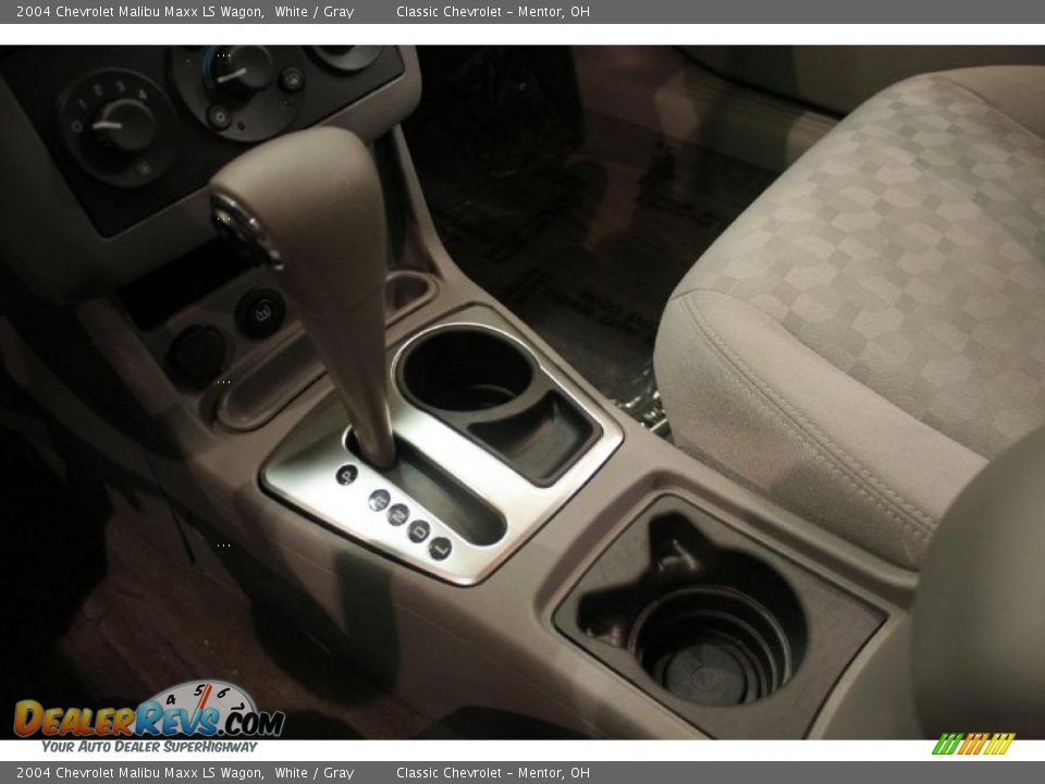 2004 Chevrolet Malibu Maxx LS Wagon White / Gray Photo #14