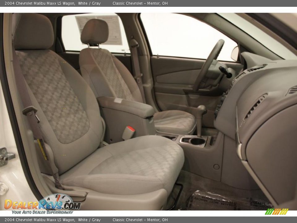 2004 Chevrolet Malibu Maxx LS Wagon White / Gray Photo #16