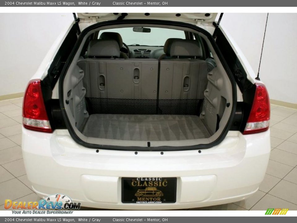 2004 Chevrolet Malibu Maxx LS Wagon White / Gray Photo #20
