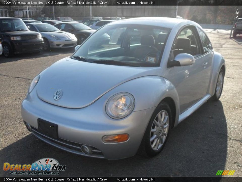 2004 Volkswagen New Beetle GLS Coupe Reflex Silver Metallic / Gray Photo #2