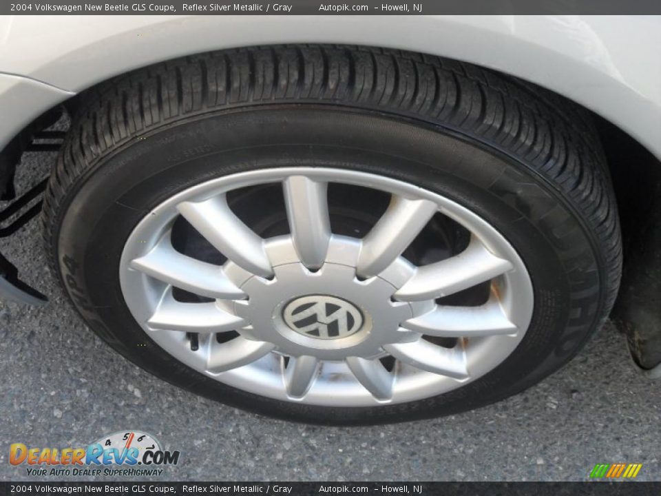 2004 Volkswagen New Beetle GLS Coupe Reflex Silver Metallic / Gray Photo #17