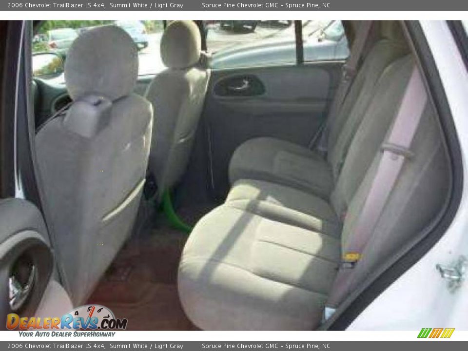2006 Chevrolet TrailBlazer LS 4x4 Summit White / Light Gray Photo #4