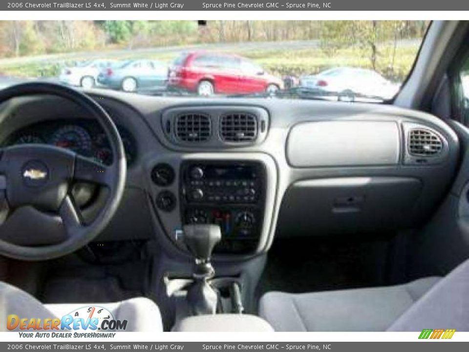 2006 Chevrolet TrailBlazer LS 4x4 Summit White / Light Gray Photo #6