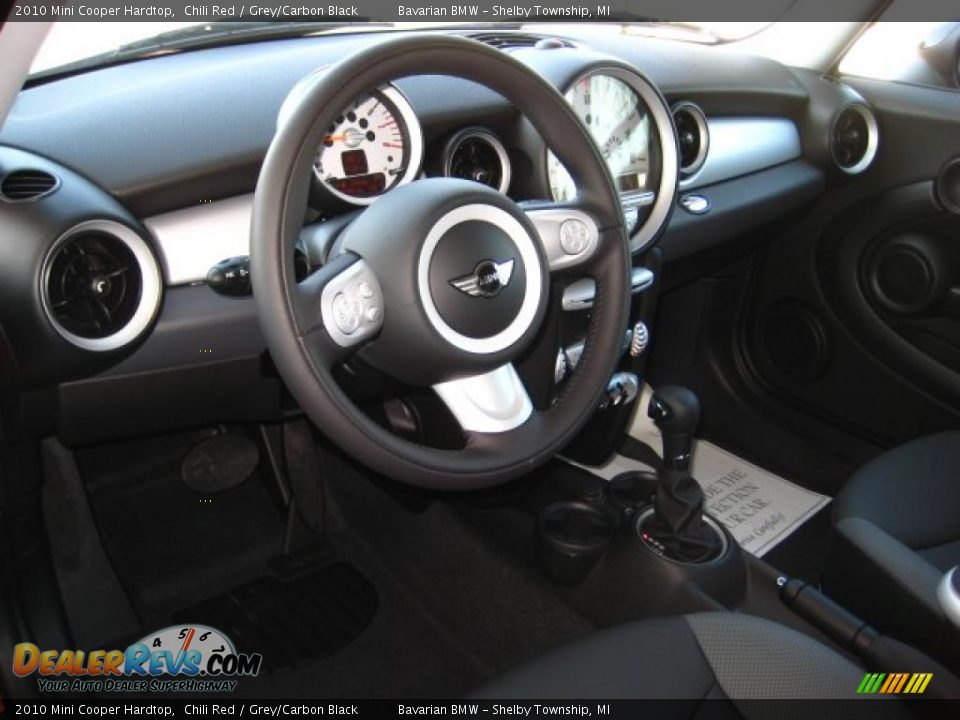 2010 Mini Cooper Hardtop Chili Red / Grey/Carbon Black Photo #13