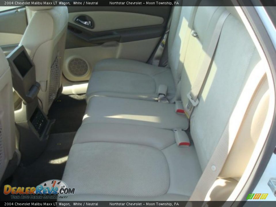 2004 Chevrolet Malibu Maxx LT Wagon White / Neutral Photo #11