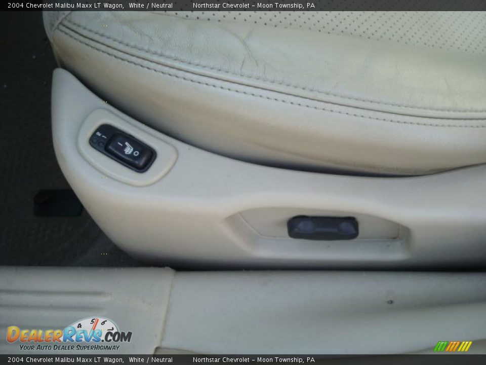 2004 Chevrolet Malibu Maxx LT Wagon White / Neutral Photo #15