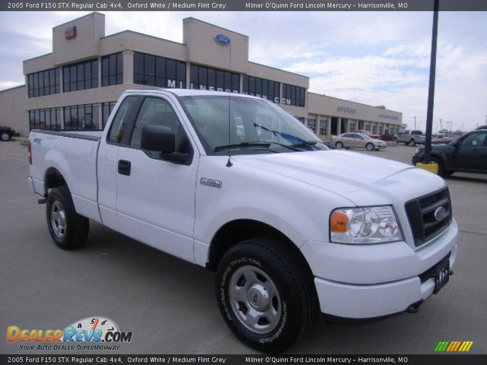 2005 Ford F150 STX Regular Cab 4x4 Oxford White / Medium Flint Grey Photo #1