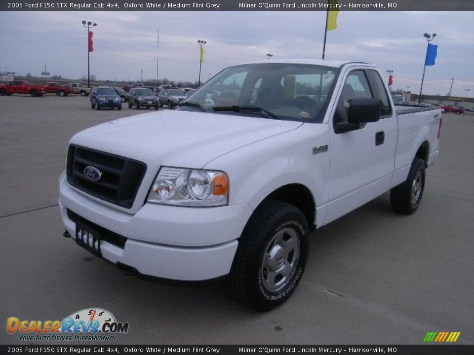 2005 Ford F150 STX Regular Cab 4x4 Oxford White / Medium Flint Grey Photo #7