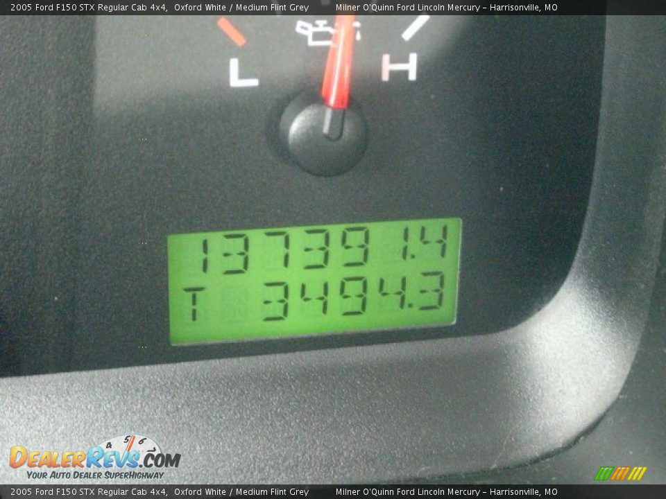 2005 Ford F150 STX Regular Cab 4x4 Oxford White / Medium Flint Grey Photo #21