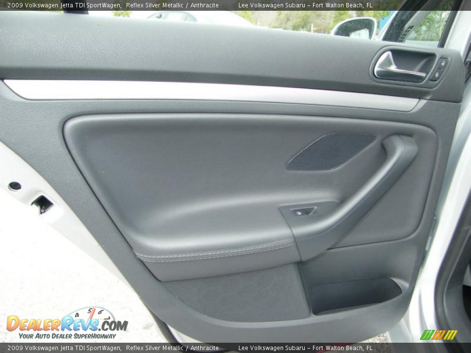 2009 Volkswagen Jetta TDI SportWagen Reflex Silver Metallic / Anthracite Photo #25