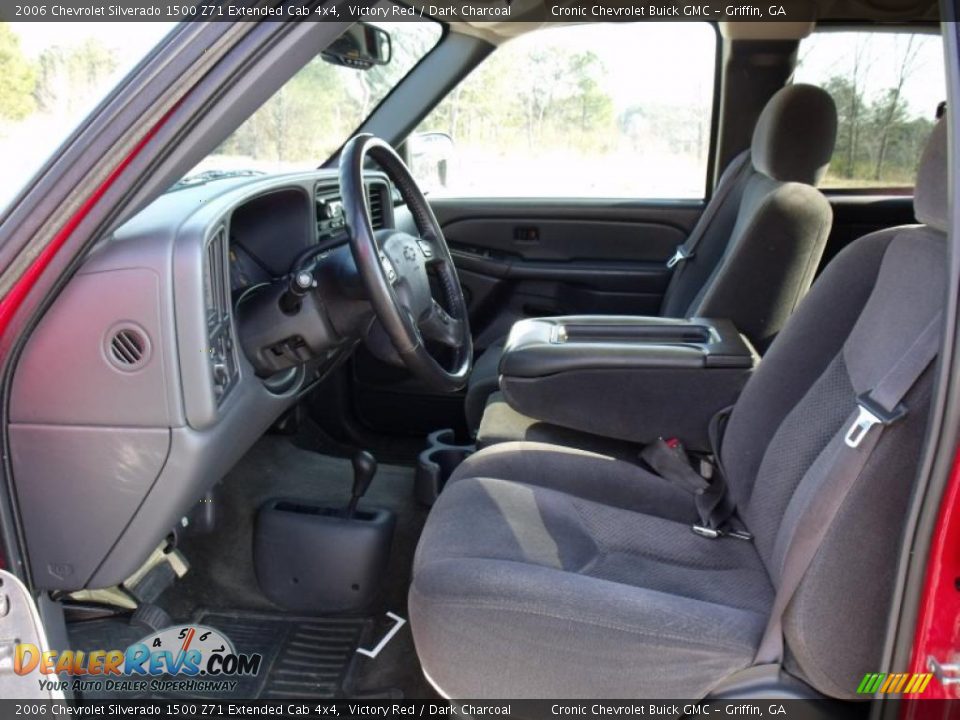 2006 Chevrolet Silverado 1500 Z71 Extended Cab 4x4 Victory Red / Dark Charcoal Photo #2