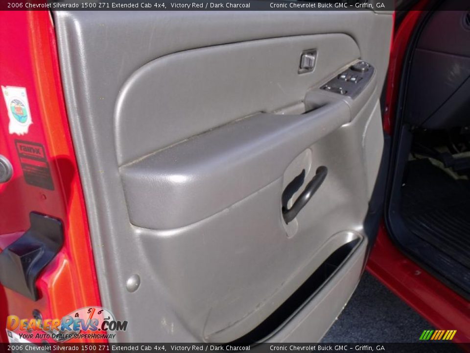 2006 Chevrolet Silverado 1500 Z71 Extended Cab 4x4 Victory Red / Dark Charcoal Photo #3