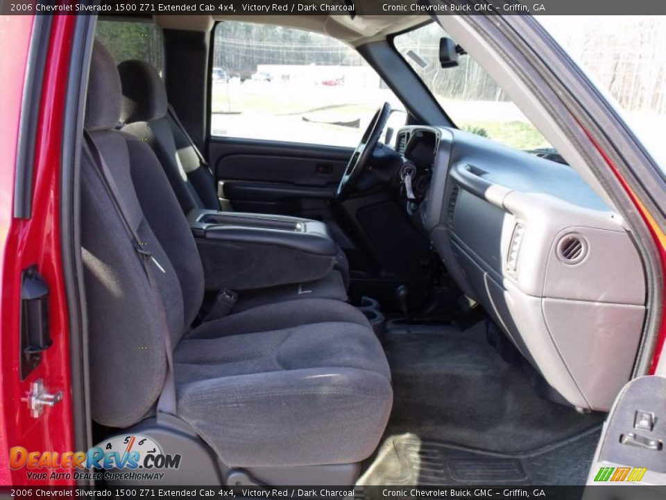 2006 Chevrolet Silverado 1500 Z71 Extended Cab 4x4 Victory Red / Dark Charcoal Photo #7