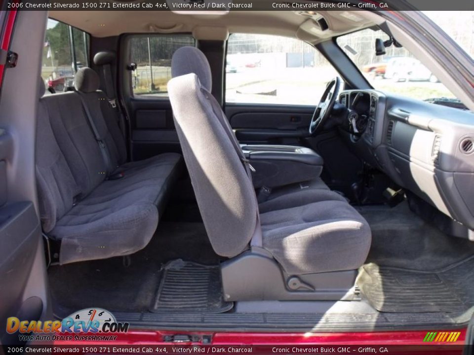 2006 Chevrolet Silverado 1500 Z71 Extended Cab 4x4 Victory Red / Dark Charcoal Photo #8