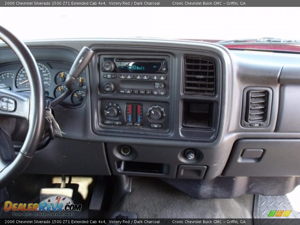 2006 Chevrolet Silverado 1500 Z71 Extended Cab 4x4 Victory Red / Dark Charcoal Photo #9
