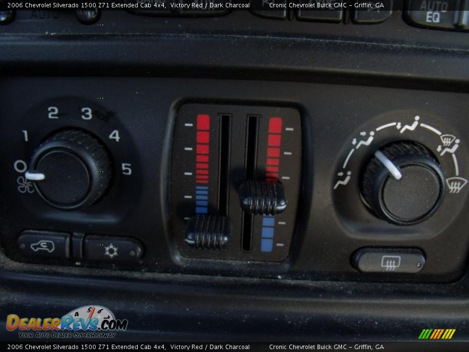 2006 Chevrolet Silverado 1500 Z71 Extended Cab 4x4 Victory Red / Dark Charcoal Photo #13