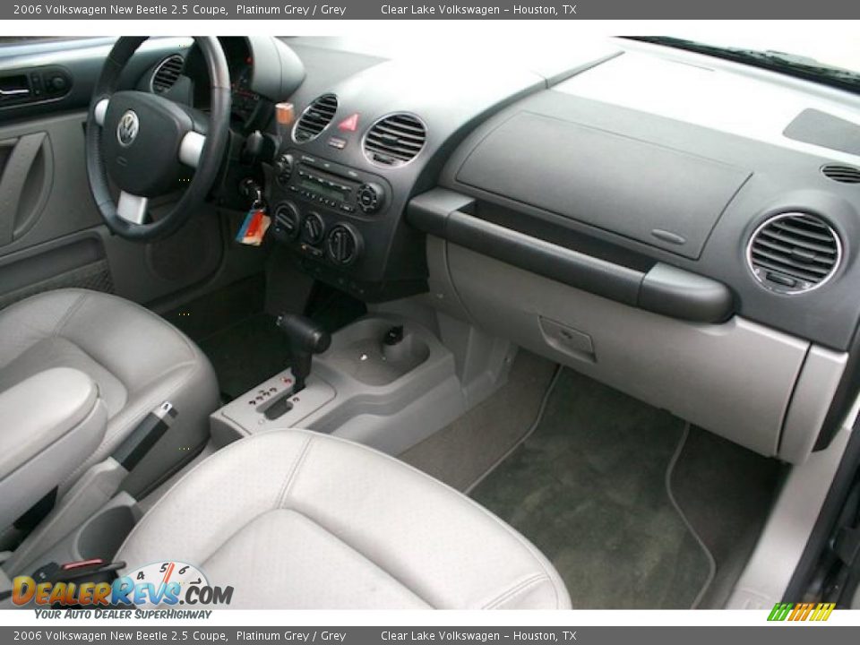 2006 Volkswagen New Beetle 2.5 Coupe Platinum Grey / Grey Photo #24
