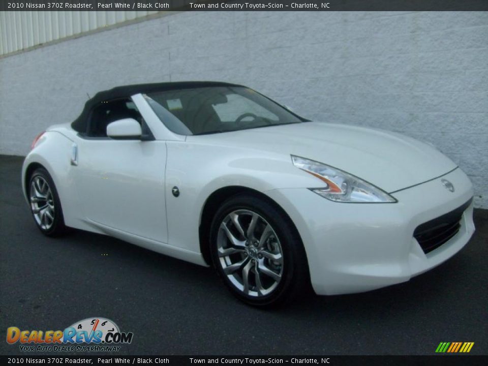 Nissan 370z in white #2