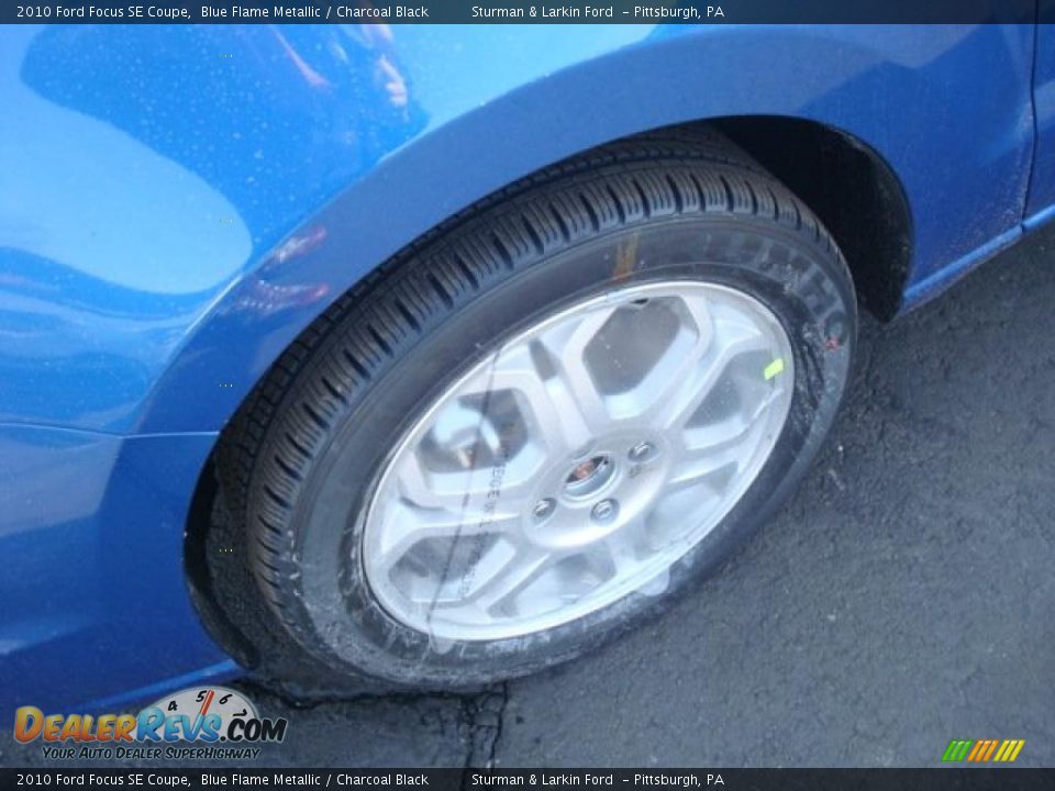 2010 Ford Focus SE Coupe Blue Flame Metallic / Charcoal Black Photo #12