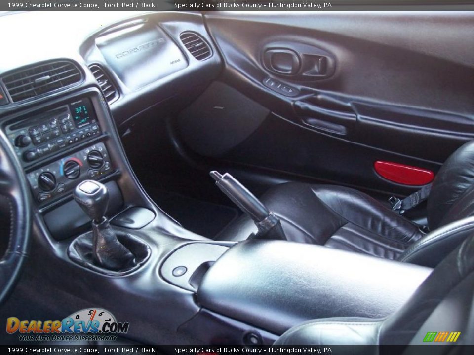 1999 Chevrolet Corvette Coupe Torch Red / Black Photo #32