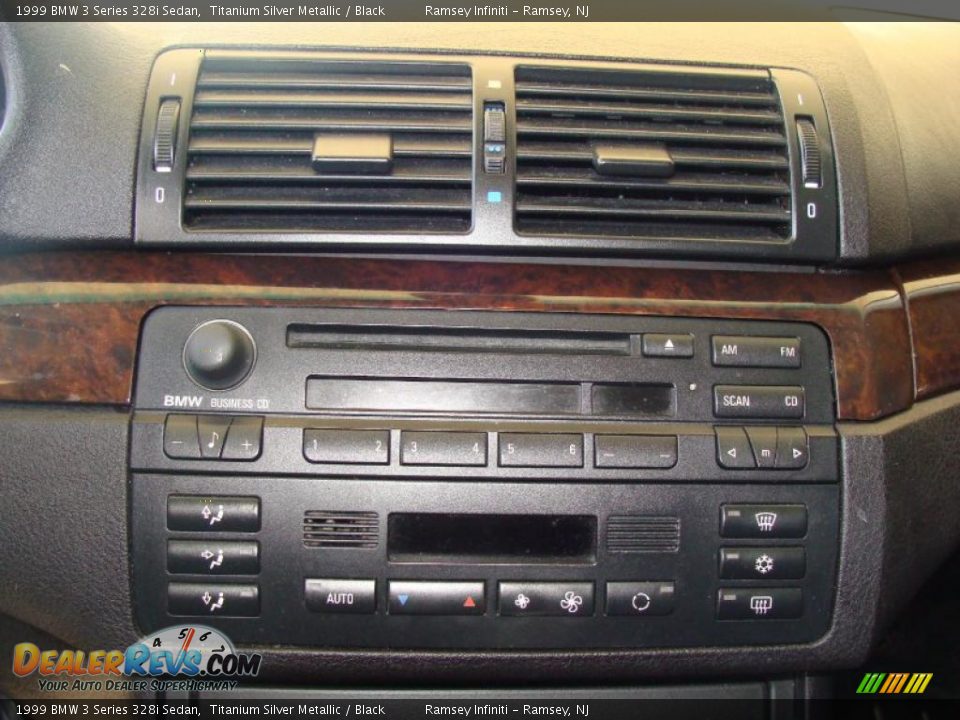 1999 BMW 3 Series 328i Sedan Titanium Silver Metallic / Black Photo #12
