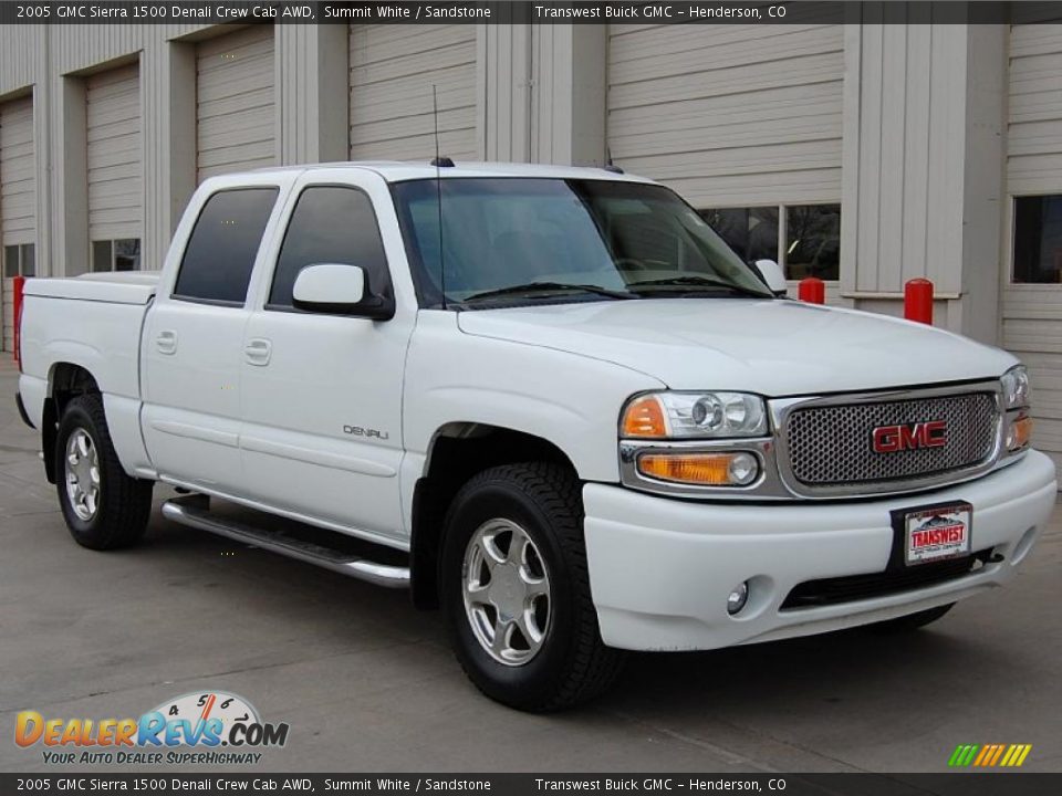 2005 GMC Sierra 1500 Denali Crew Cab AWD Summit White / Sandstone Photo #1