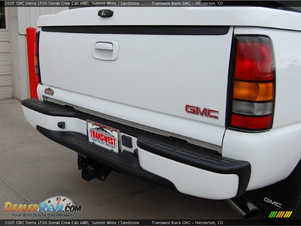 2005 GMC Sierra 1500 Denali Crew Cab AWD Summit White / Sandstone Photo #8