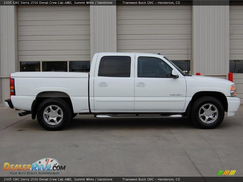 2005 GMC Sierra 1500 Denali Crew Cab AWD Summit White / Sandstone Photo #11