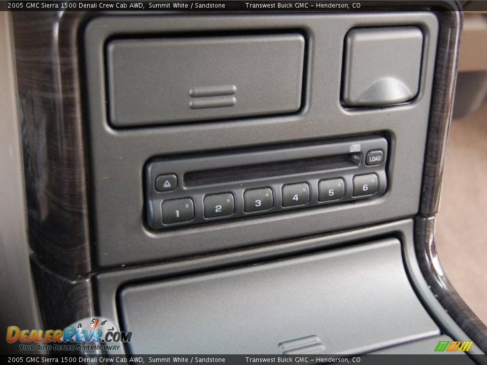 2005 GMC Sierra 1500 Denali Crew Cab AWD Summit White / Sandstone Photo #18