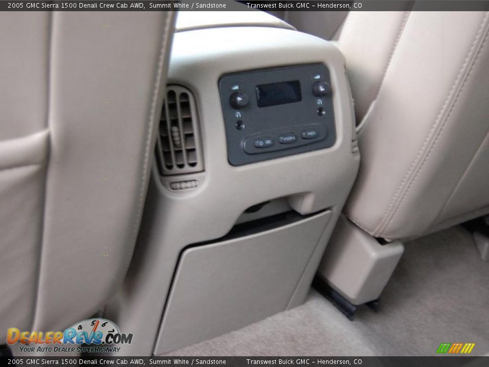 2005 GMC Sierra 1500 Denali Crew Cab AWD Summit White / Sandstone Photo #23