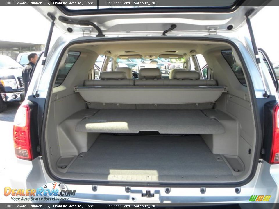 2007 Toyota 4Runner SR5 Titanium Metallic / Stone Photo #10