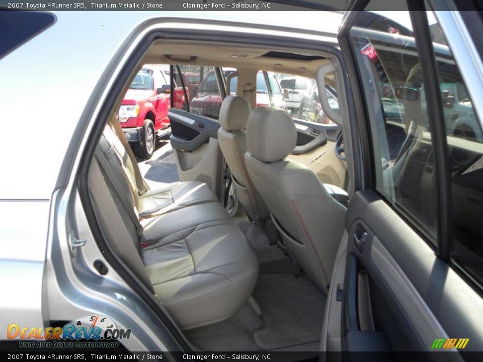 2007 Toyota 4Runner SR5 Titanium Metallic / Stone Photo #11