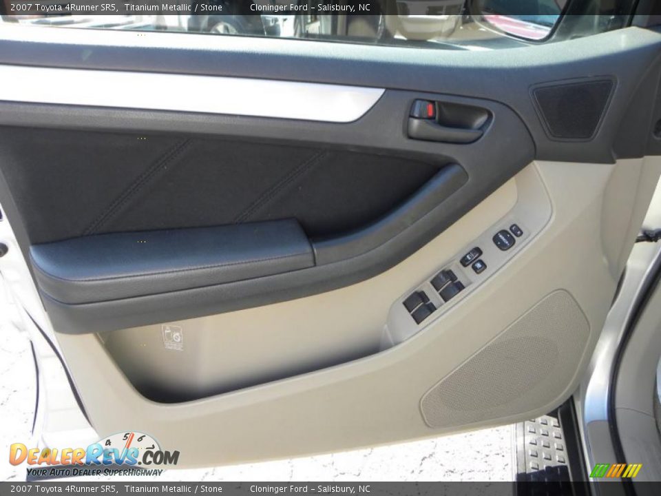 2007 Toyota 4Runner SR5 Titanium Metallic / Stone Photo #16