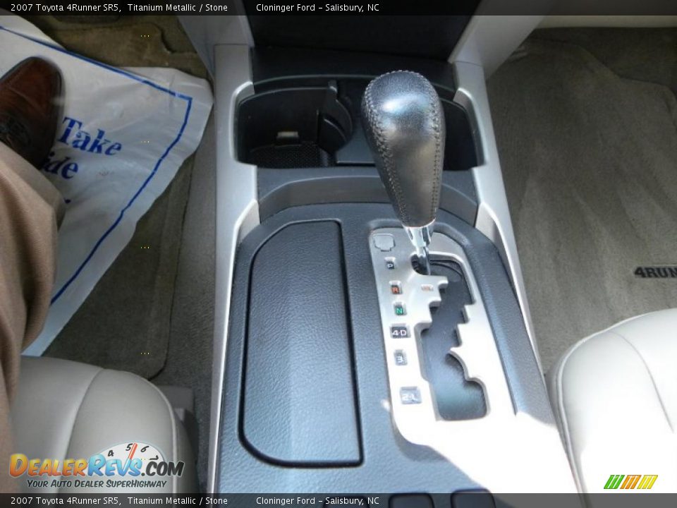 2007 Toyota 4Runner SR5 Titanium Metallic / Stone Photo #23