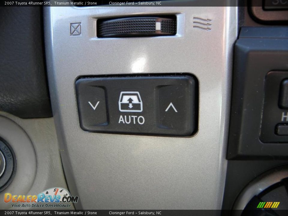 2007 Toyota 4Runner SR5 Titanium Metallic / Stone Photo #24