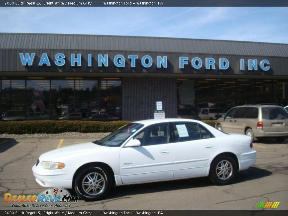 2000 Buick Regal LS Bright White / Medium Gray Photo #1