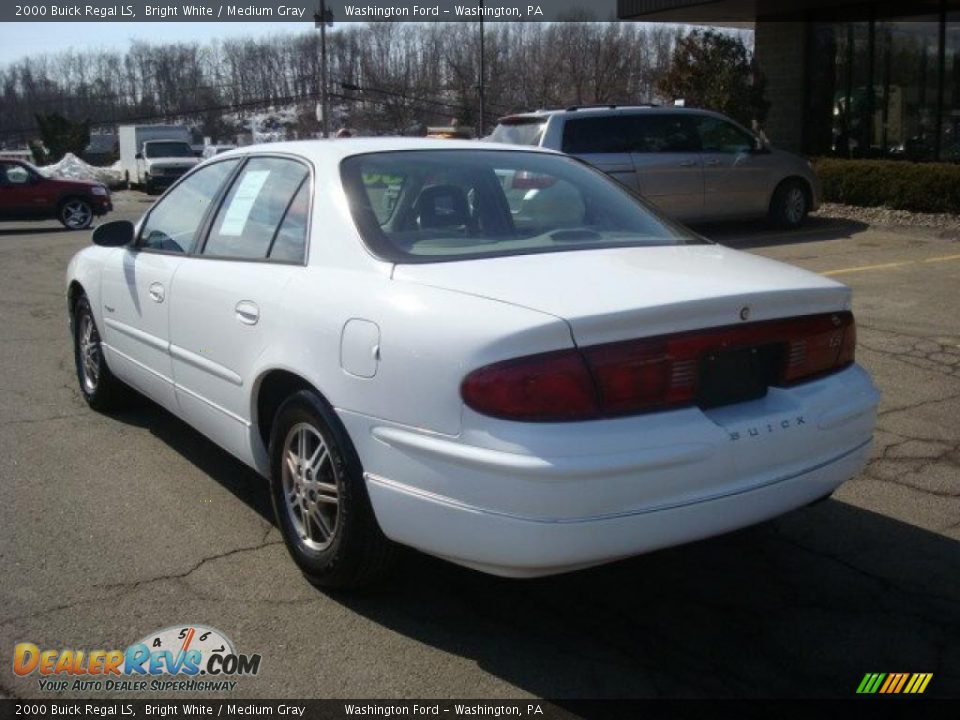 2000 Buick Regal LS Bright White / Medium Gray Photo #2