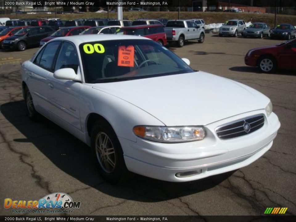 2000 Buick Regal LS Bright White / Medium Gray Photo #6