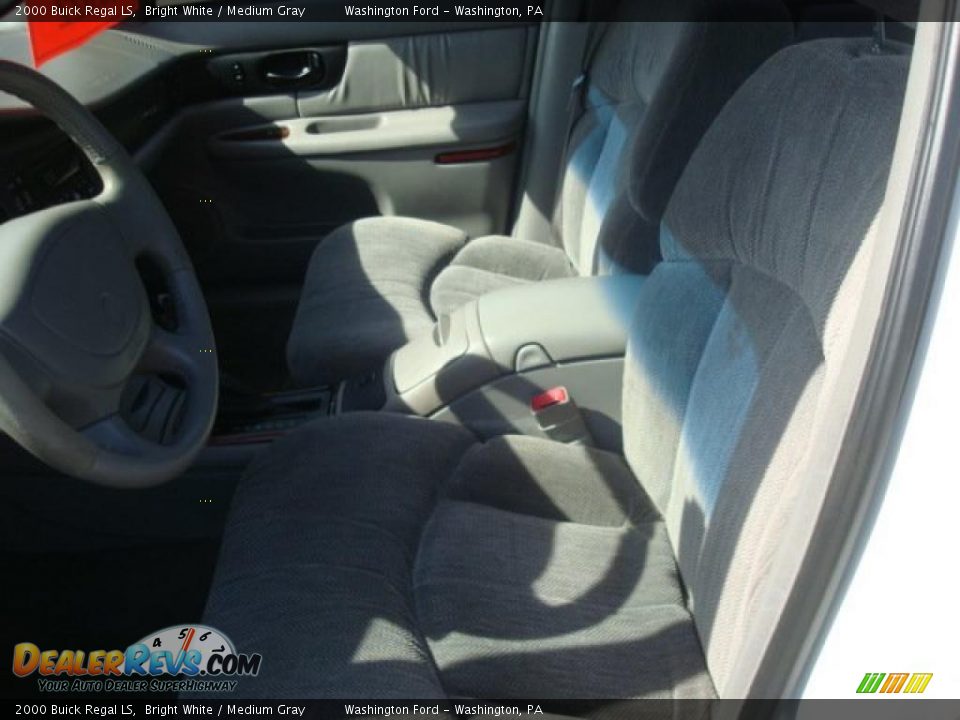 2000 Buick Regal LS Bright White / Medium Gray Photo #7