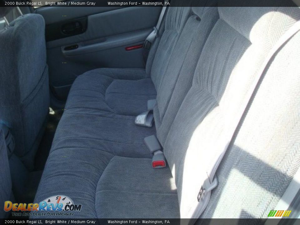 2000 Buick Regal LS Bright White / Medium Gray Photo #8