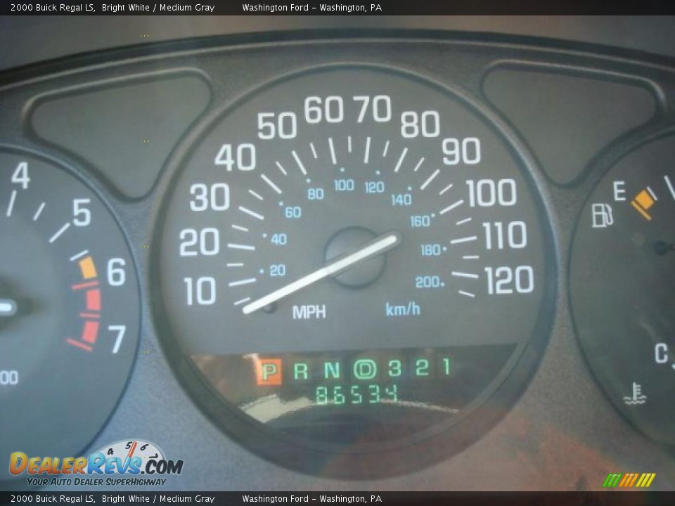 2000 Buick Regal LS Bright White / Medium Gray Photo #20