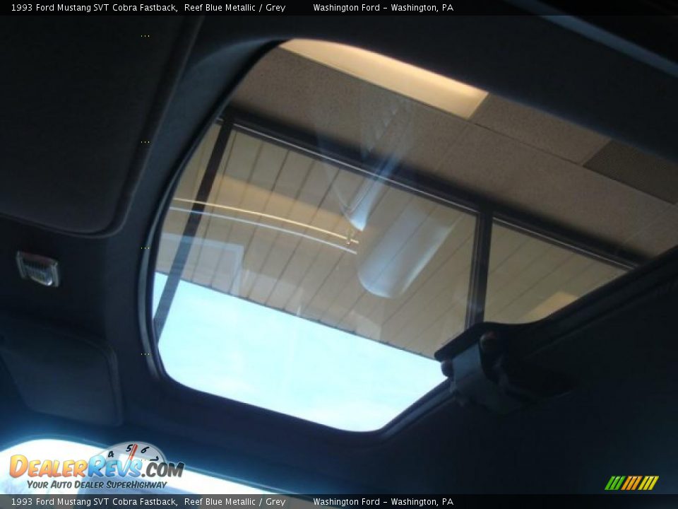 Sunroof of 1993 Ford Mustang SVT Cobra Fastback Photo #8